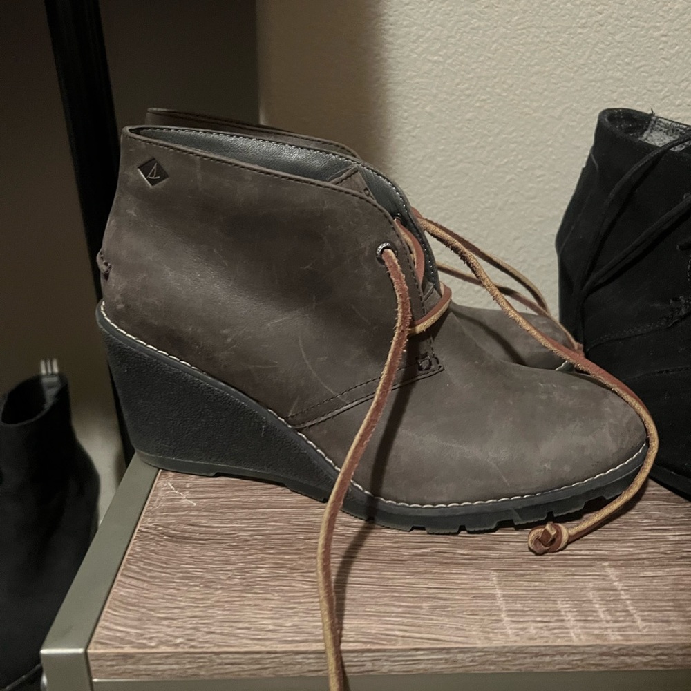 Dark Gray Leather Sperry Wedge Boots!